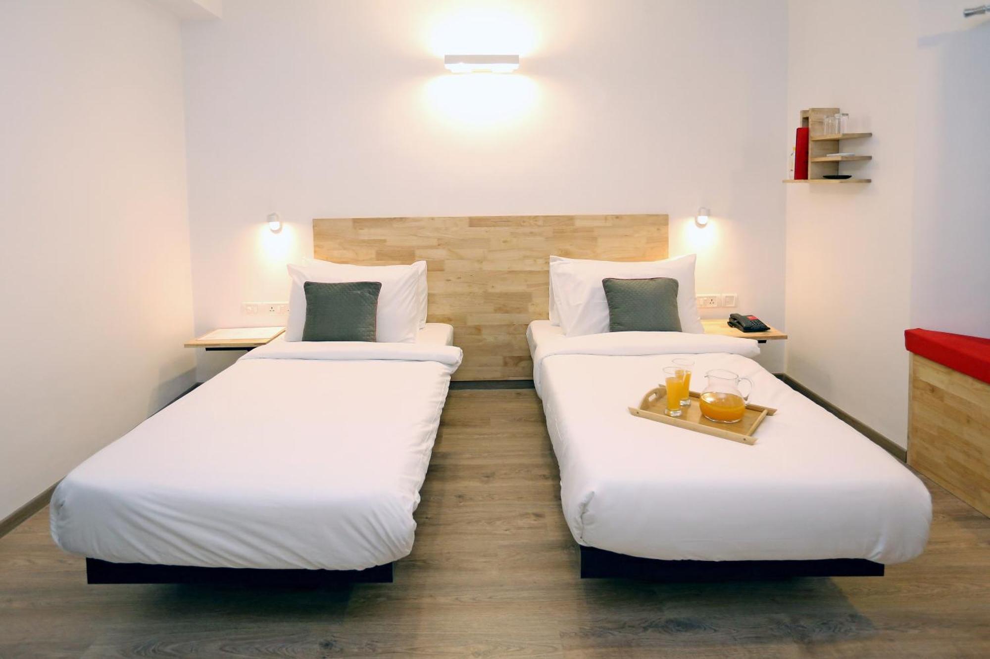Oyo Townhouse 17 Huda City Center Near Leisure Valley Park Gurgáon Kültér fotó